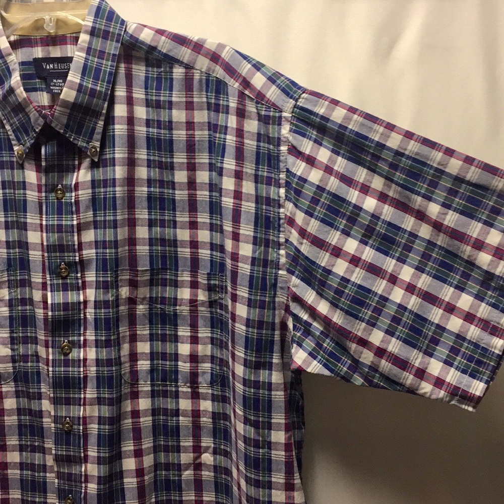 VAN HEUSEN PLAID SHIRT